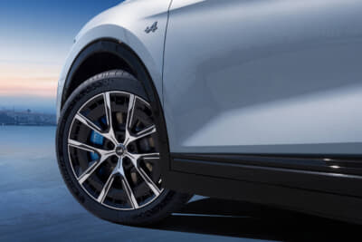 アルピーヌA390GT:標準モデルのGTには5V字スポークデザインの20インチホイールを採用