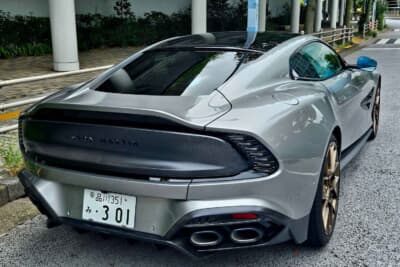 アストンマーティン ヴァンキッシュ:リアエンドは切り落とされた尾のようなコーダトロンカスタイルを採用