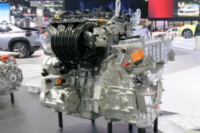 バンコク国際モーターショー2025:中国に新興自動車メーカーDEEPALブースには、PHEVユニットが展示されていた