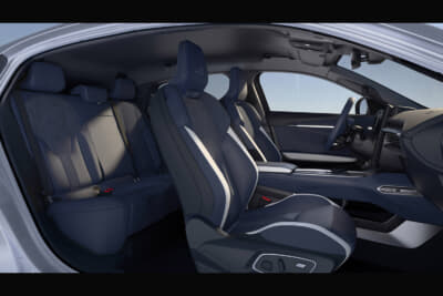 アルピーヌA390GT:GTにはヒーター付きアルカンターラ・スポーツシートを採用