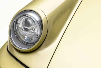 85万ドル~110万ドル(邦貨換算約1億2510万円~約1億6190万円)現在も販売中のRUF「カレラ 3.4 ゴールドフィンガー」C)Courtesy of Broad Arrow