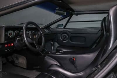 80万ドル~90万ドル(邦貨換算約1億1774万円〜1億3246万円)で現在も販売中のランボルギーニ「カウンタック 5000QV」C)Courtesy of Broad Arrow