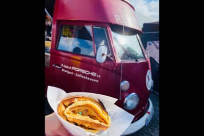 もちもちでフワフワ、とくにおいしかったワッフルです。無料とは太っ腹ですね