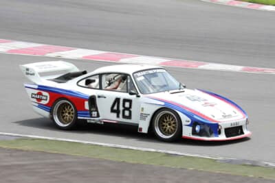 ポルシェ 930ターボ モビー ディック:重量1t程度の軽量ボディとトラクションの良い足まわりを活かし450psで驚異的な加速を見せる