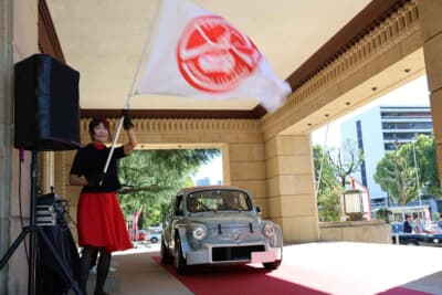 名古屋市役所をスタートした150台のクラシックカーが市内繁華街をパレードする「第4回グランプレミオ SAKAE」