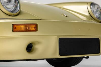 85万ドル~110万ドル(邦貨換算約1億2510万円~約1億6190万円)現在も販売中のRUF「カレラ 3.4 ゴールドフィンガー」C)Courtesy of Broad Arrow