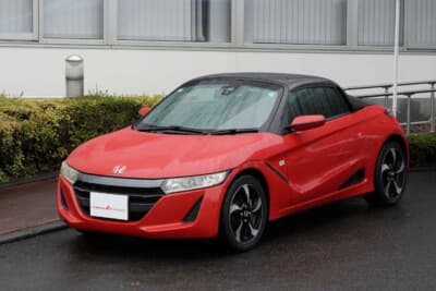 マザーサン ヤチヨ(旧社名 八千代工業製)からも自社のハードトップを装着したS660を展示。その製品クオリティは素晴らしい