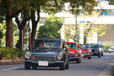 名古屋市内の繁華街を周遊する「第4回グランプレミオ SAKAE」には、150台のクラシックカーが参加。ホンダスポーツたちも整列して走行