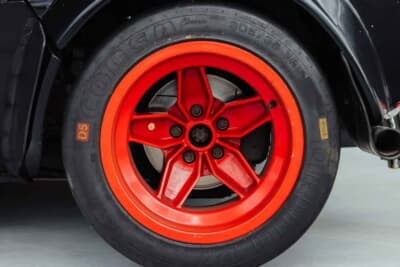 62万5000ユーロ（邦貨換算約1億1000万円）で落札されたランチア「HFストラトス グループ4仕様車」（C）Courtesy of Broad Arrow