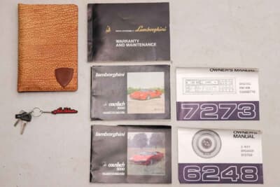 80万ドル~90万ドル(邦貨換算約1億1774万円〜1億3246万円)で現在も販売中のランボルギーニ「カウンタック 5000QV」C)Courtesy of Broad Arrow