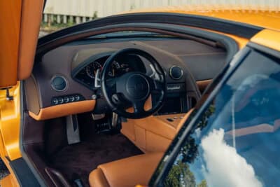 26万4500ユーロ（邦貨換算約4645万円）で落札されたランボルギーニ「ムルシエラゴLP640」（C）Courtesy of Broad Arrow