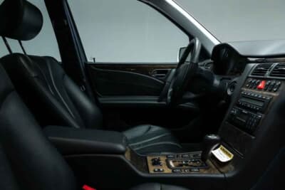 6万4400ドル(邦貨換算約948万円)で落札されたメルセデス・ベンツ「E55 AMG」(C)Courtesy of Broad Arrow