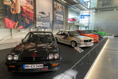ジンスハイム・ミュージアム:チューニング特別展の様子です。オペルやVWはとくに、昔の若者に人気のチューニングベース車だったようです