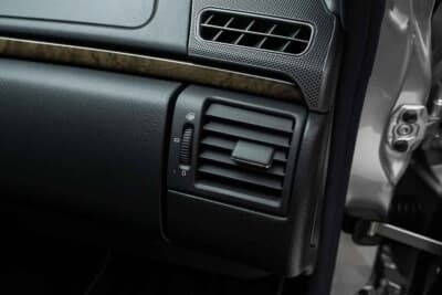 6万4400ドル(邦貨換算約948万円)で落札されたメルセデス・ベンツ「E55 AMG」(C)Courtesy of Broad Arrow