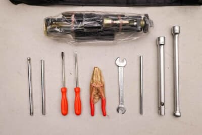 80万ドル~90万ドル(邦貨換算約1億1774万円〜1億3246万円)で現在も販売中のランボルギーニ「カウンタック 5000QV」C)Courtesy of Broad Arrow