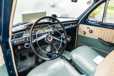 ボルボ PV544:インテリアはシートも含めてオリジナルのままというから、驚異的なコンディションと言える