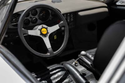 25万2000ドル(約3709万円)で落札されたディーノ「246GT」(C)Bonhams