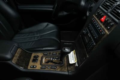 6万4400ドル(邦貨換算約948万円)で落札されたメルセデス・ベンツ「E55 AMG」(C)Courtesy of Broad Arrow