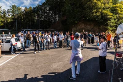 受付後にドライバーズミーティングが行われた