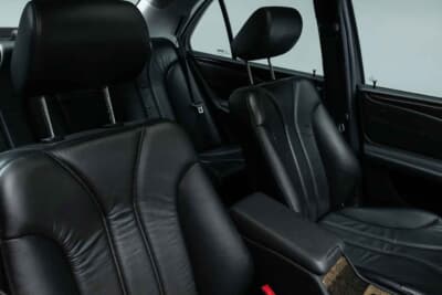 6万4400ドル(邦貨換算約948万円)で落札されたメルセデス・ベンツ「E55 AMG」(C)Courtesy of Broad Arrow