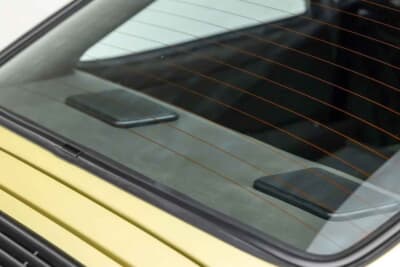 85万ドル~110万ドル(邦貨換算約1億2510万円~約1億6190万円)現在も販売中のRUF「カレラ 3.4 ゴールドフィンガー」C)Courtesy of Broad Arrow