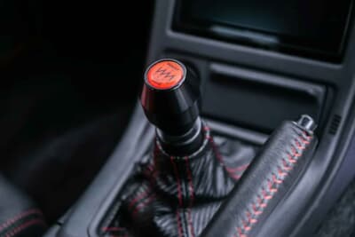 5万5688ポンド（邦貨換算約1119万円）で落札された日産 R32型「スカイラインGT-R」（C）Iconicauctioneers