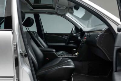 6万4400ドル(邦貨換算約948万円)で落札されたメルセデス・ベンツ「E55 AMG」(C)Courtesy of Broad Arrow