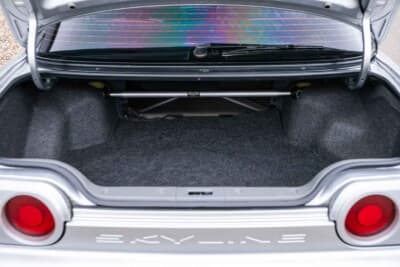 5万5688ポンド（邦貨換算約1119万円）で落札された日産 R32型「スカイラインGT-R」（C）Iconicauctioneers