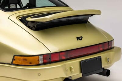 85万ドル~110万ドル(邦貨換算約1億2510万円~約1億6190万円)現在も販売中のRUF「カレラ 3.4 ゴールドフィンガー」C)Courtesy of Broad Arrow