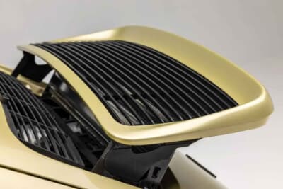 85万ドル~110万ドル(邦貨換算約1億2510万円~約1億6190万円)現在も販売中のRUF「カレラ 3.4 ゴールドフィンガー」C)Courtesy of Broad Arrow