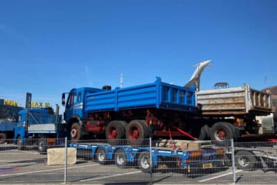 ジンスハイム・ミュージアム:トレーラーでトラックを積載して来た出展者もいました