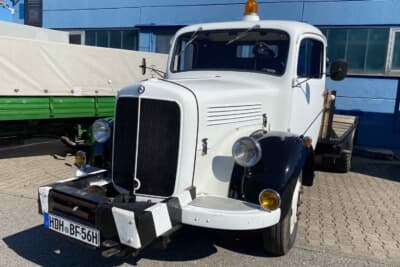 ジンスハイム・ミュージアム:トラックをトラックで積載して来た人がいる一方で、そうでない人はゆっくりとアウトバーンを走って来たのでしょう