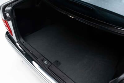 6万4400ドル(邦貨換算約948万円)で落札されたメルセデス・ベンツ「E55 AMG」(C)Courtesy of Broad Arrow