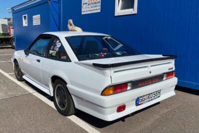 ジンスハイム・ミュージアム:ミュージアムの敷地で偶然見かけたオペル・マンタです。1980年代に流行ったキツネのしっぽがエモいですね。このクルマは今も大人気車種です