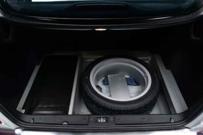 6万4400ドル(邦貨換算約948万円)で落札されたメルセデス・ベンツ「E55 AMG」(C)Courtesy of Broad Arrow