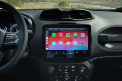 Jeep Renegade North Star Edition：直感的に操作できるUconnectの10.1インチタッチパネルモニター