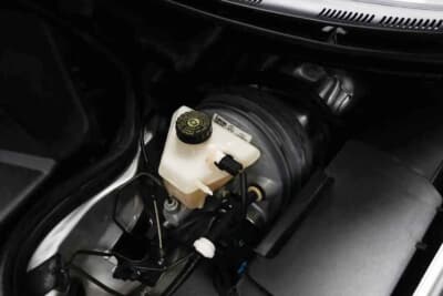 6万4400ドル(邦貨換算約948万円)で落札されたメルセデス・ベンツ「E55 AMG」(C)Courtesy of Broad Arrow