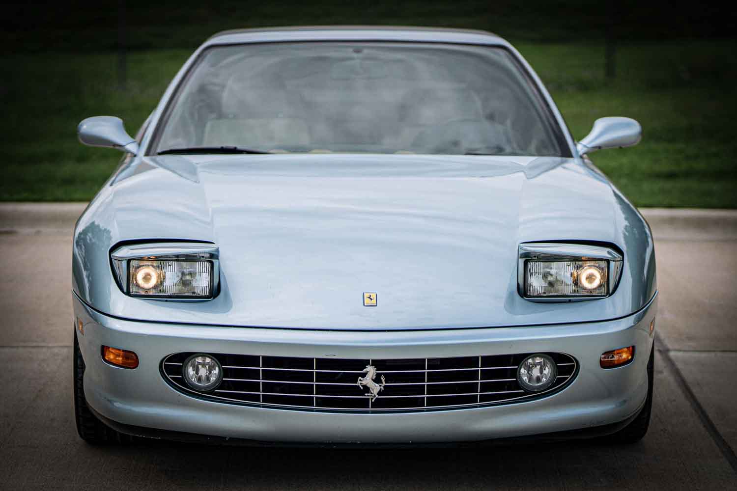 まさかの626万円!フェラーリ神話を覆すV12モデルの意外すぎる落札価格