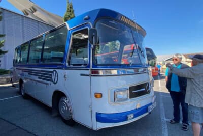 ジンスハイム・ミュージアム:古いメルセデスの観光バスです。個人の所有だそうです