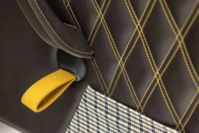 85万ドル~110万ドル(邦貨換算約1億2510万円~約1億6190万円)現在も販売中のRUF「カレラ 3.4 ゴールドフィンガー」C)Courtesy of Broad Arrow