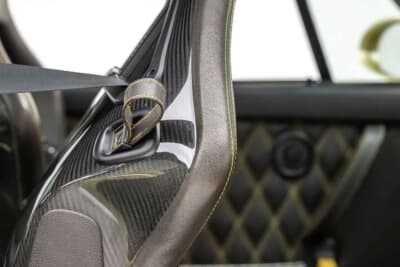 85万ドル~110万ドル(邦貨換算約1億2510万円~約1億6190万円)現在も販売中のRUF「カレラ 3.4 ゴールドフィンガー」C)Courtesy of Broad Arrow