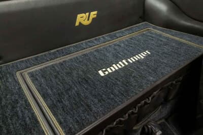 85万ドル~110万ドル(邦貨換算約1億2510万円~約1億6190万円)現在も販売中のRUF「カレラ 3.4 ゴールドフィンガー」C)Courtesy of Broad Arrow