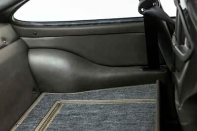 85万ドル~110万ドル(邦貨換算約1億2510万円~約1億6190万円)現在も販売中のRUF「カレラ 3.4 ゴールドフィンガー」C)Courtesy of Broad Arrow