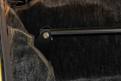 85万ドル~110万ドル(邦貨換算約1億2510万円~約1億6190万円)現在も販売中のRUF「カレラ 3.4 ゴールドフィンガー」C)Courtesy of Broad Arrow