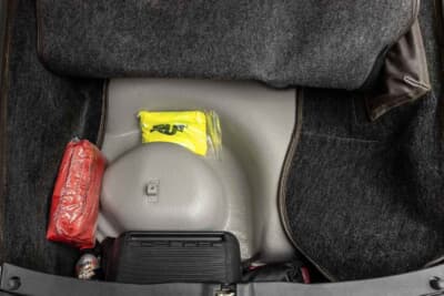 85万ドル~110万ドル(邦貨換算約1億2510万円~約1億6190万円)現在も販売中のRUF「カレラ 3.4 ゴールドフィンガー」C)Courtesy of Broad Arrow