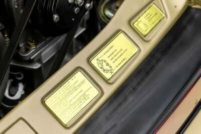 85万ドル~110万ドル(邦貨換算約1億2510万円~約1億6190万円)現在も販売中のRUF「カレラ 3.4 ゴールドフィンガー」C)Courtesy of Broad Arrow