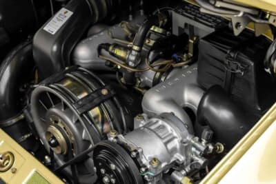 85万ドル~110万ドル(邦貨換算約1億2510万円~約1億6190万円)現在も販売中のRUF「カレラ 3.4 ゴールドフィンガー」C)Courtesy of Broad Arrow