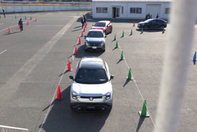 コースインを待つ10ベストカー