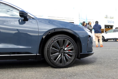 クラウンエステートのフロントホイール