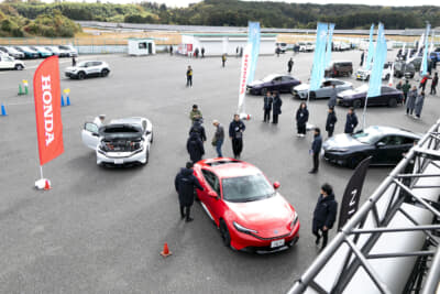 10ベストカー試乗会会場の模様